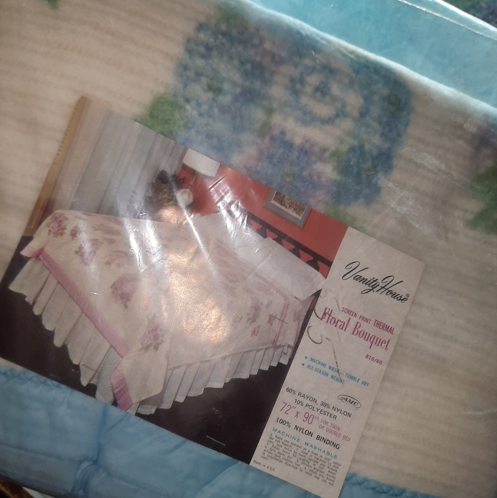 Vintage Cottagecore Vanity House Floral Bouquet Satin Trim Thermal Blanket